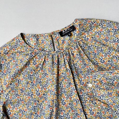 A.P.C.  リバティ 小花柄ブラウス