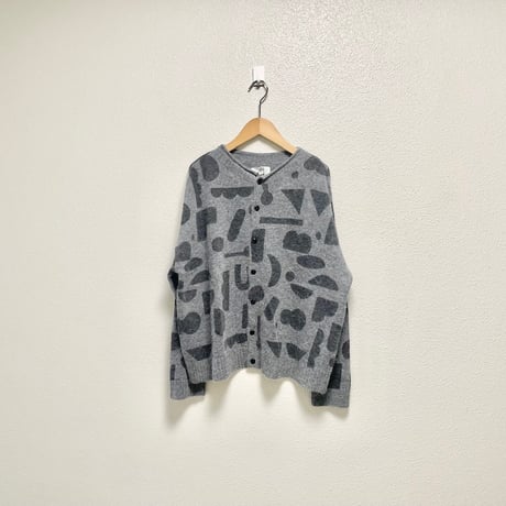 2024 grin / 店舗限定人気完売品 / 未使用品 / breadプリントカーディガン