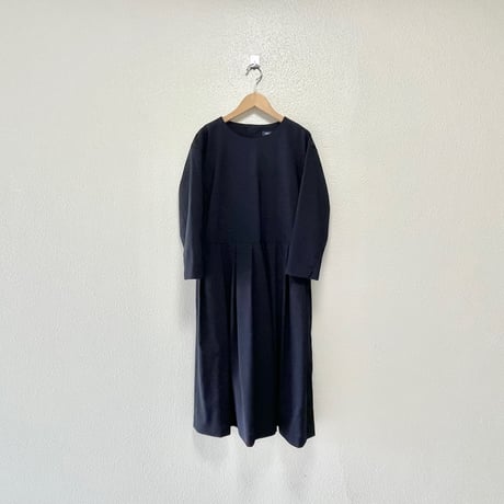 atelier naruse×KURASHI&Trips PUBLISHING 「大切な日もわたしらしく」フォーマルワンピース（プリーツ）