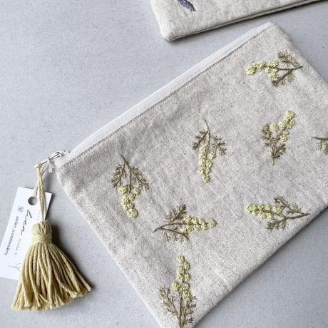 atelier N 花柄刺繍のポーチ