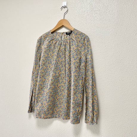A.P.C.  リバティ 小花柄ブラウス