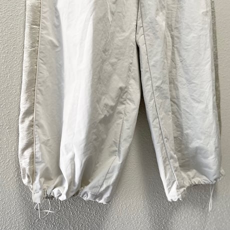 販売継続品 / 2025AW / iki ピーチスキンタフタ サテン切り替えワークパンツ