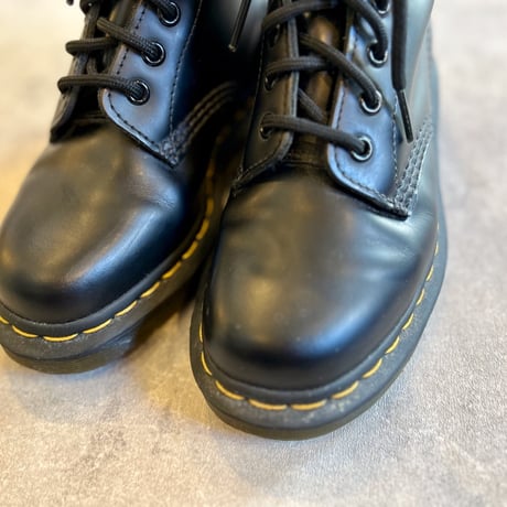 Dr. Martens  8ホールブーツ