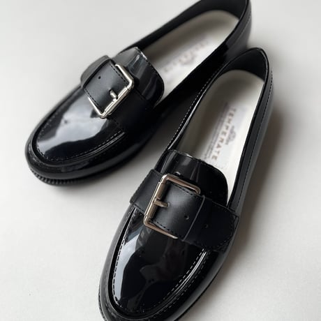 未使用品 / 販売継続品 TEMPERATE GLEN ゴールドバックルベルト ローファー(レイン対応)