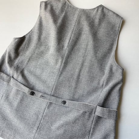 2023AW / MidiUmi Vネックベスト