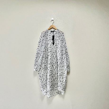 タグ付き未使用品 / 2025SS / mizuiro ind スモールフラワーギャザーシャツワンピース