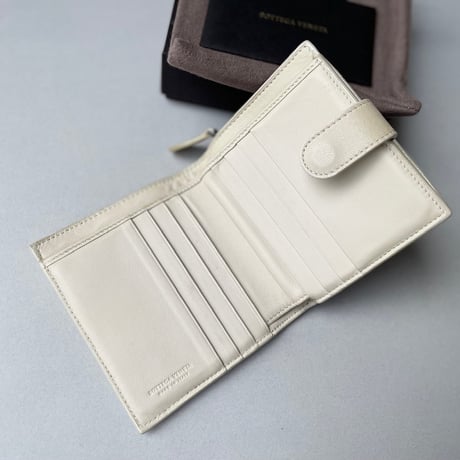 Bottega Veneta イントレチャート レザーウォレット