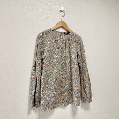A.P.C.  リバティ 小花柄ブラウス