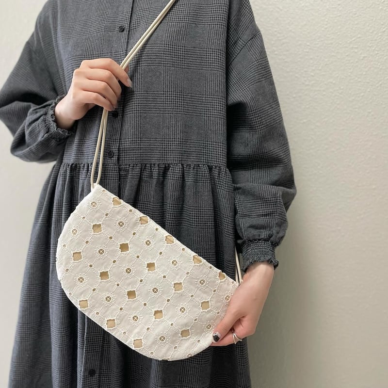 ミナペルホネン coupe bag anemone gray