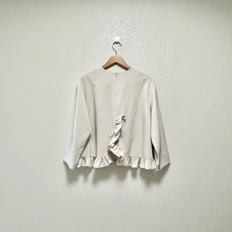 販売継続品 / anana 裾フリルブラウス グレージュ
