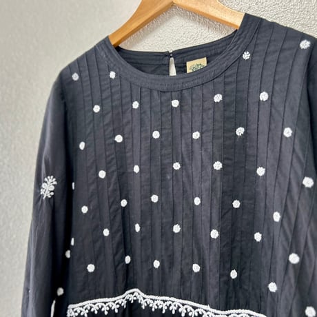 GA-ON コットンペーズリーラクノウ刺繍プルオーバー