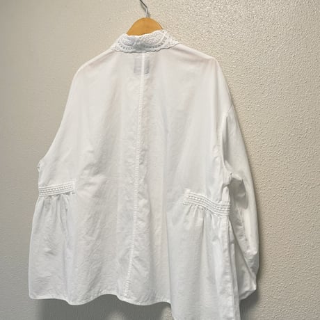 2026SS / 販売継続品 /  オオカミとフクロウ  オオカミと小鳥の囀る木の下で ブラウス