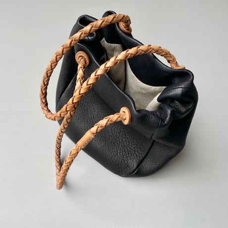 販売継続品 / nuitomeru 山羊革 巾着トートバッグ