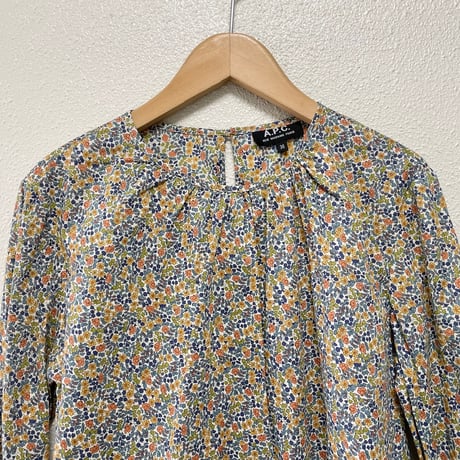 A.P.C.  リバティ 小花柄ブラウス