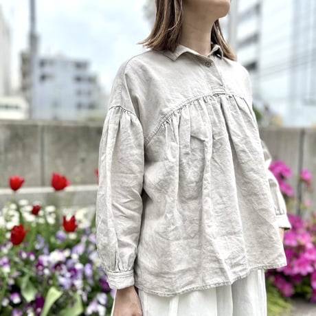nest Robe 高密度ブラックリネンギャザーブラウス