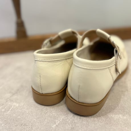 ENESS Tストラップローファー