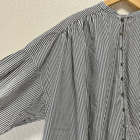 UNIVERSAL TISSU バンドカラーギャザーブラウス