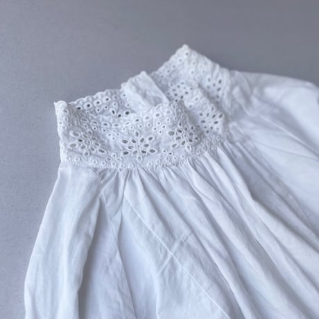 2024AW / Spick&Span / コットンエンブロイダリーカラーブラウス
