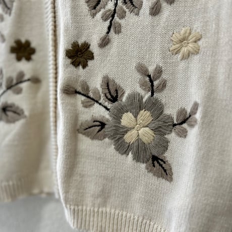 used 花柄刺繍ニットベスト