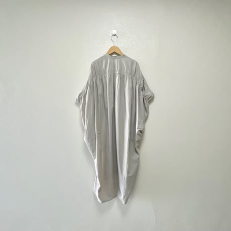 mizuiro ind バックギャザーノースリーブ ロングシャツワンピース【グレー】