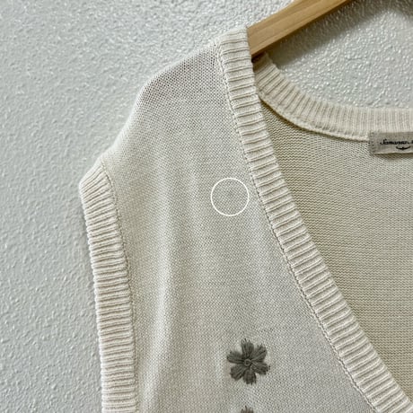used 花柄刺繍ニットベスト