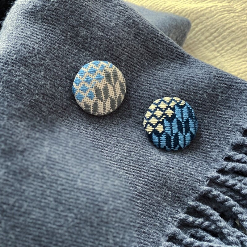 雪山と湖(手描き)ヘアゴム ポニーフックブローチペンダント 雪山と湖(手描き)ヘアゴム ポニーフックブローチペンダント 【公式通販】