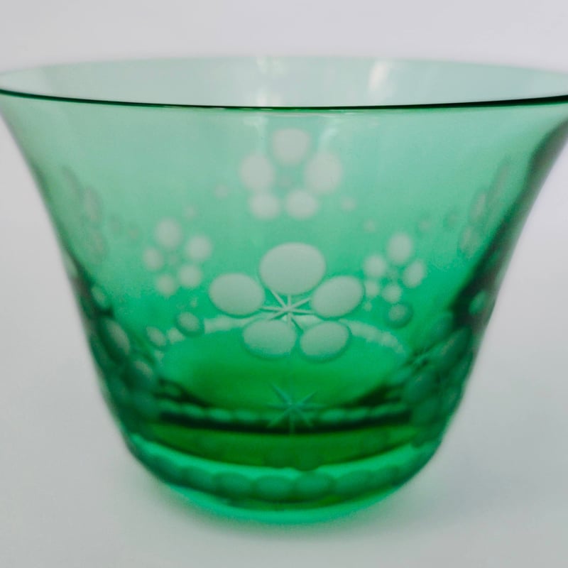 江戸切子ぐい呑み 梅の里 | 江戸切子製造販売店 彩り硝子工芸