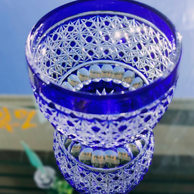 江戸切子クリスタルぐい呑み 菊籠目 瑠璃色 | 江戸切子製造販売店 彩り