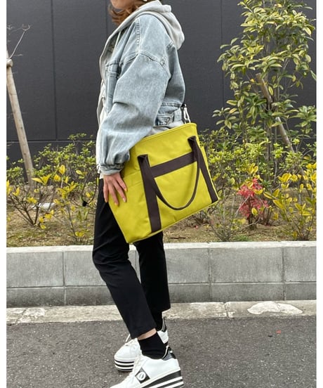 A4対応 収納多数 撥水加工 ショルダー付きバッグ 4col