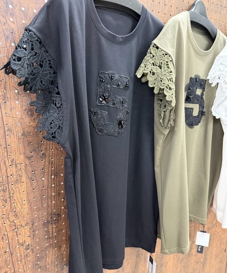 Pauline Bleu ポリーヌブロー　no.5 ビジューTシャツ