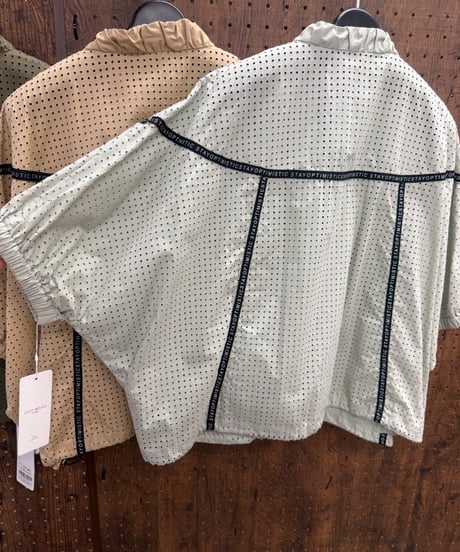 C’EST MOIJEU セモアージュ　ロゴリボンパンチングメッシュジップブルゾン