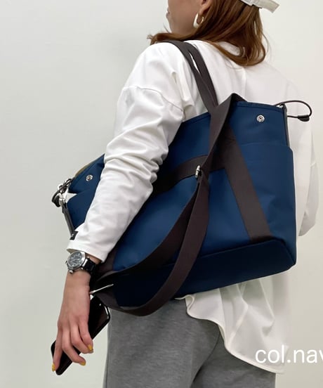 A4対応 収納多数 撥水加工 ショルダー付きバッグ 4col