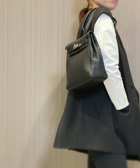 牛革レザーコンパクトリュック・3col