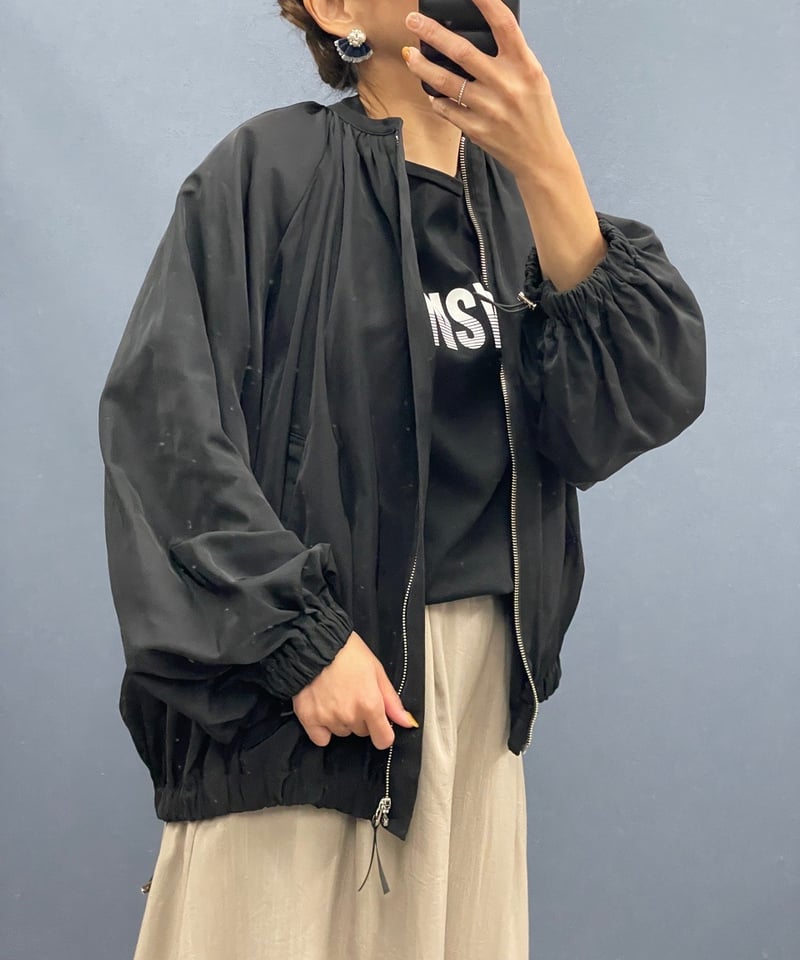 Dignite collier ディニテコリエ ノーカラー ギャザー ブルゾン | HA-CHI