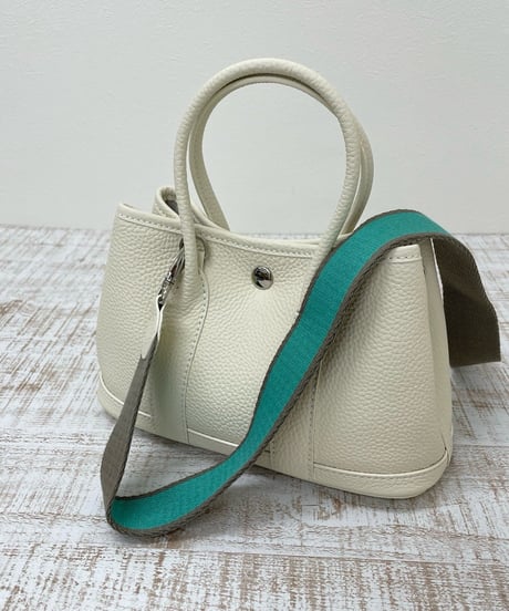 chiii ショルダーバッグ 極美品✨ chiii‼︎ チー ワイドベルト ショルダーバッグ カーキ