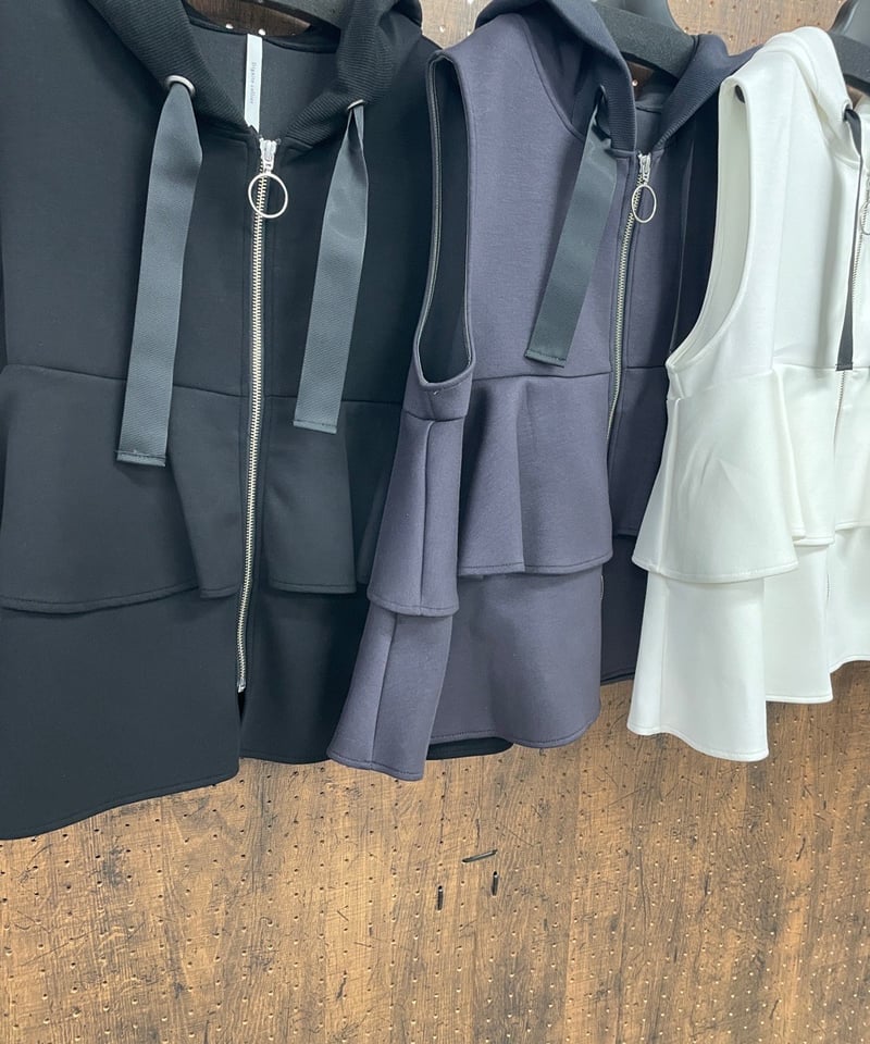 Dignite collier ディニテコリエ ダンボールフリルベスト | HA-CHI