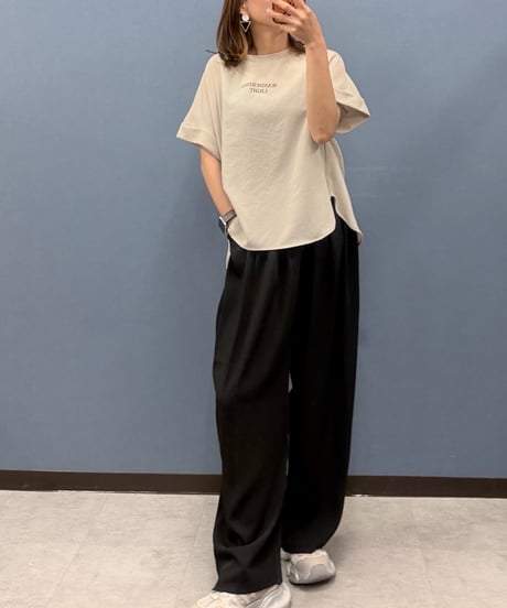 Dignite collier ディニテコリエ　シワ加工 小さめロゴ ポリエステルトップス