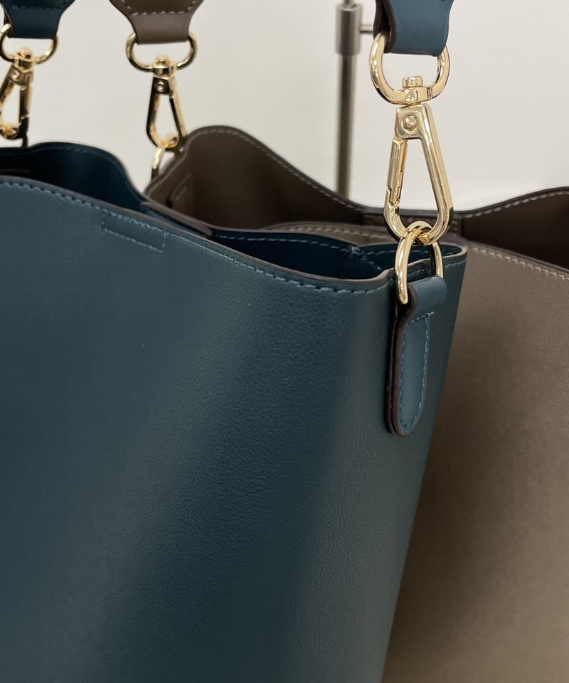 軽量合皮 三つ編みハンドル ハンドバッグ・2col | HA-CHI 軽量合皮 三つ編みハンドル ハンドバッグ・2col | HA-CHI