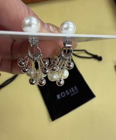 ROSIEE ロージー　ジャラジャラ パールキャッチ ピアス