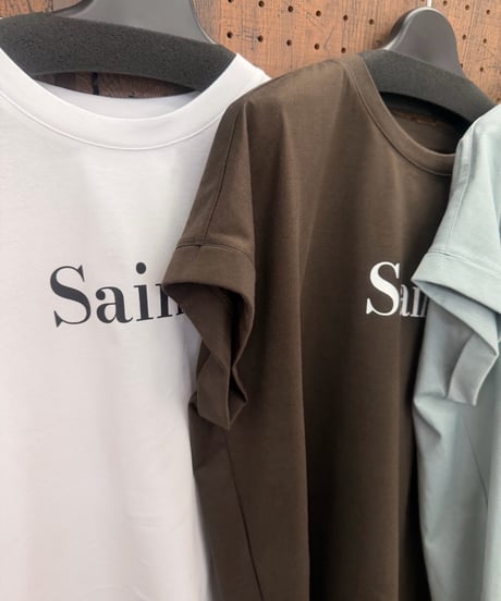 Dignite collier ディニテコリエ　Saine ロゴTシャツ