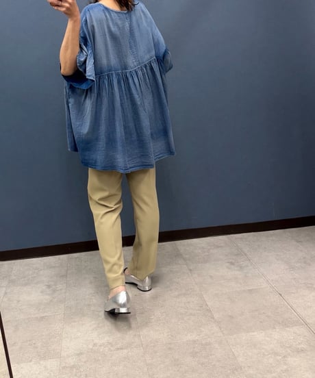 Uncarnet アンカルネ　コットンボイル デニムライクギャザーブラウス