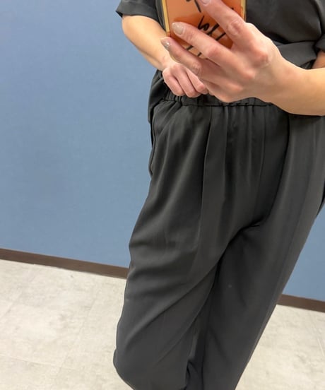 Dignite collier ディニテコリエ　ストレッチシフォン テーパードパンツ