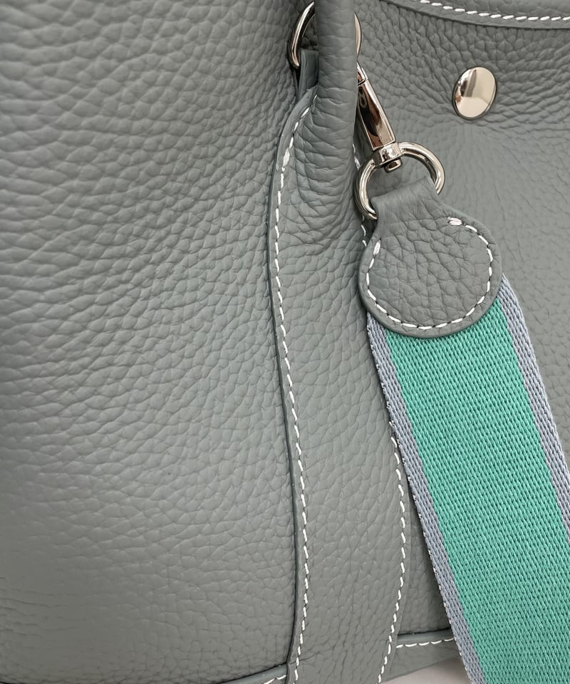 美品　本革　MONTOWA 　ハンドバッグ　スカイブルー　牛革　M 水色 美品 本革 MONTOWA ハンドバッグ スカイブルー 牛革 M 水色 バッグ