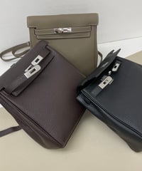 牛革レザーコンパクトリュック・3col