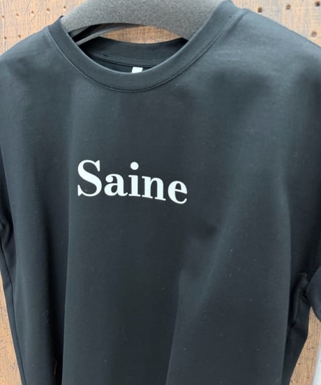 Dignite collier ディニテコリエ　Saine ロゴTシャツ