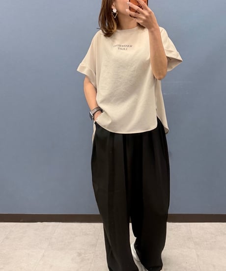 Dignite collier ディニテコリエ　シワ加工 小さめロゴ ポリエステルトップス