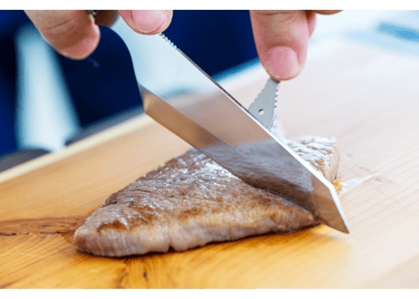 調理用ナイフ『手捌（てさばき）』、『掌（たなごころ）』、フォーク『 指叉（さすまた）』銀閃花シリーズ