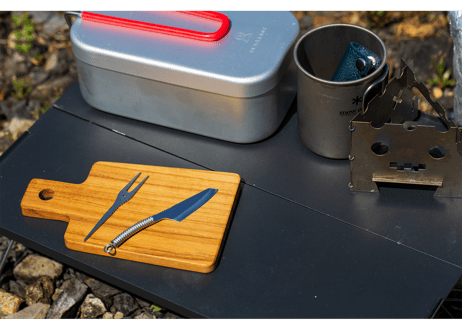 調理用ナイフ『手捌（てさばき）』、『掌（たなごころ）』、フォーク『 指叉（さすまた）』銀閃花シリーズ