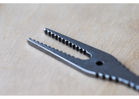 調理用ナイフ『手捌（てさばき）』、『掌（たなごころ）』、フォーク『 指叉（さすまた）』銀閃花シリーズ