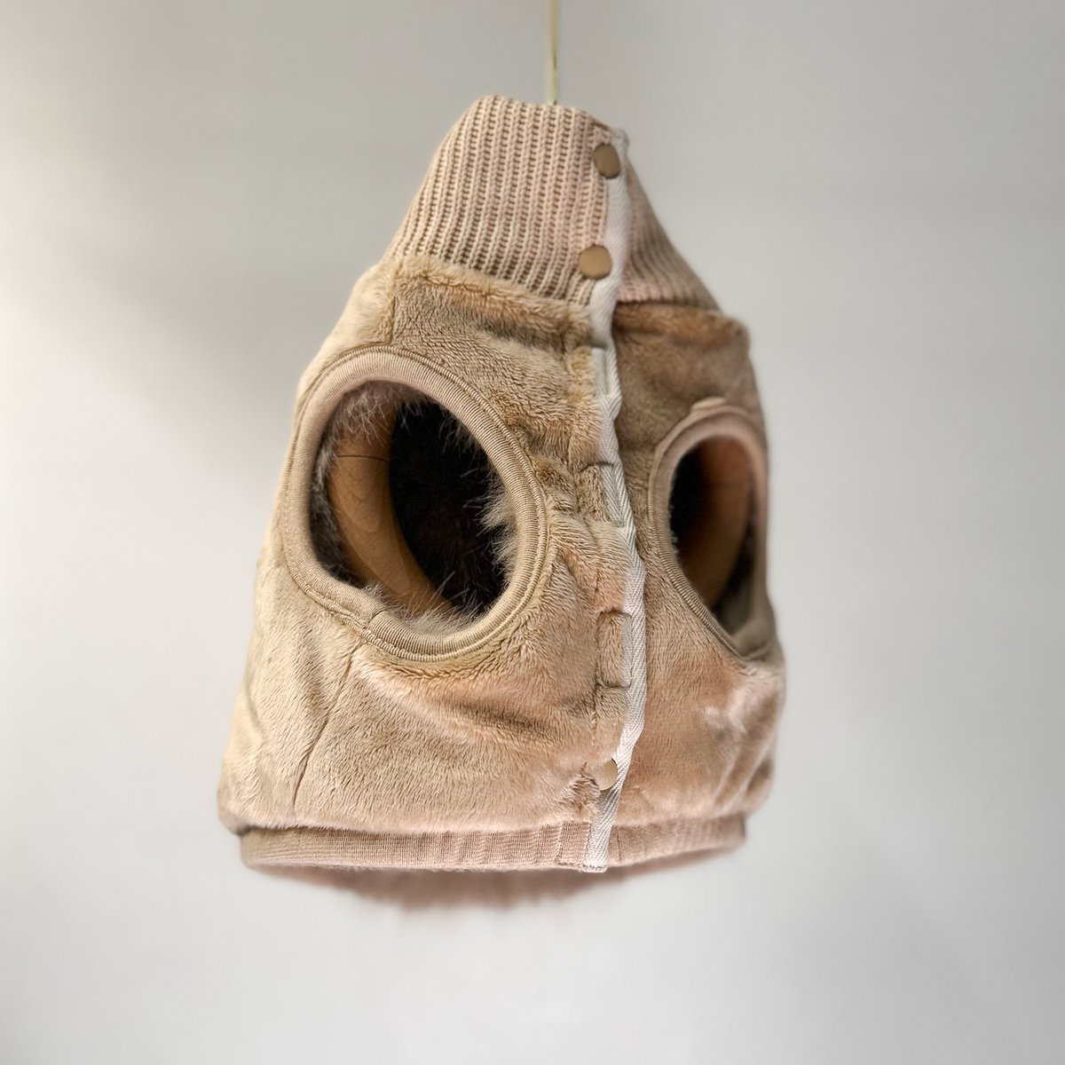 ushh イタグレ服 エコファーショートベスト チャコール　M 美品 fit=scale-down,w=1200